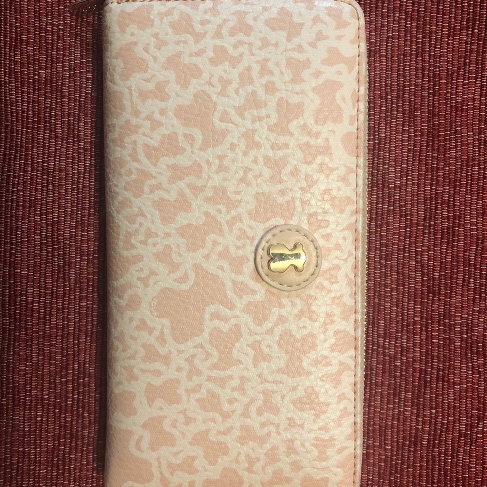 It is authentic, I have the certificate and case